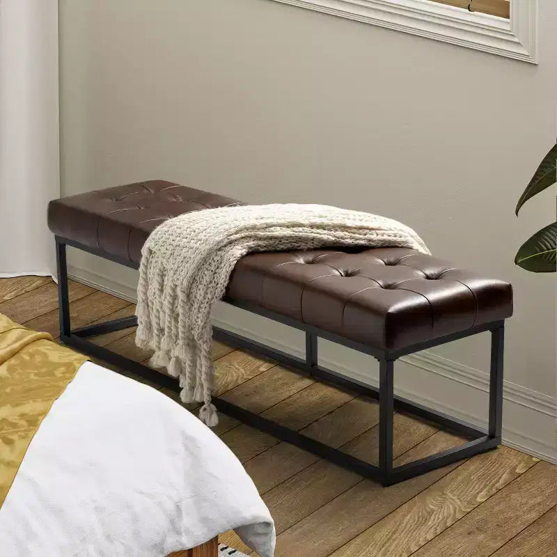 Banc de chambre de 60" de large avec coussin en cuir véritable et base en métal