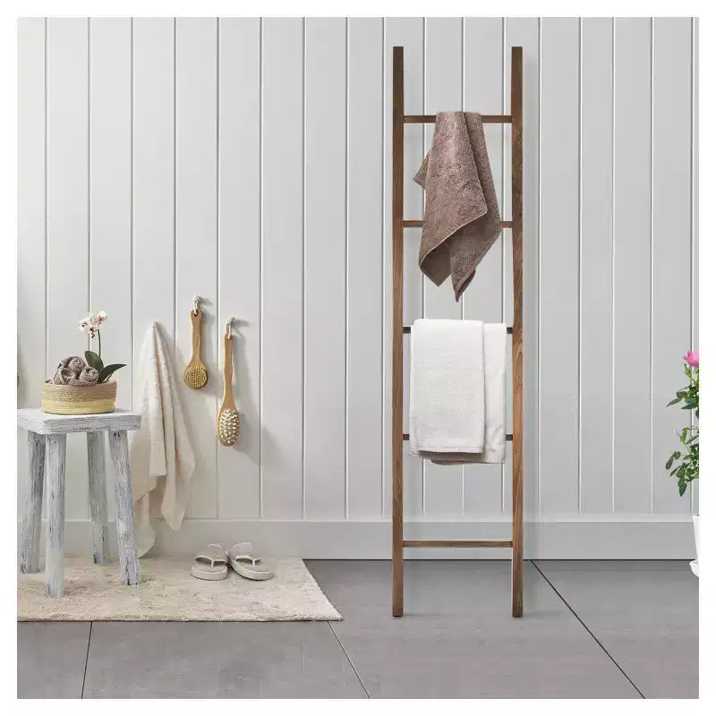 Échelle décorative en bois massif