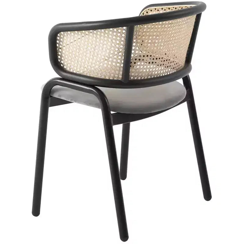Chaise de salle à manger moderne avec structure noire, assise en velours et dossier en rotin, pour cuisine, salle à manger, bureau ou salon.