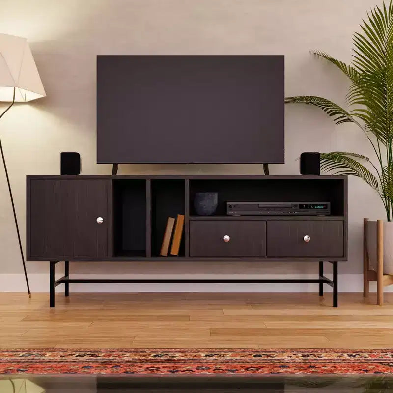 Meuble TV Mid-Century Modern avec cadre en bois, rangements fermés et pieds en fer noir, console média pour salon