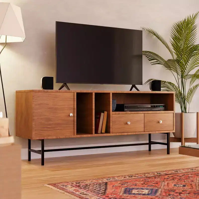 Meuble TV Mid-Century Modern avec cadre en bois, rangements fermés et pieds en fer noir, console média pour salon