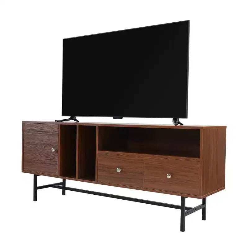 Meuble TV Mid-Century Modern avec cadre en bois, rangements fermés et pieds en fer noir, console média pour salon